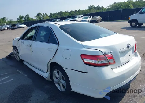 2010 Toyota Camry Se z USA, uszkodzony, nr VIN 4T1BF3EK3AU502428